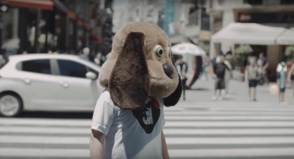 Dhélet Y&R, Argentina, raise awareness of the impact of fireworks on dogs.
